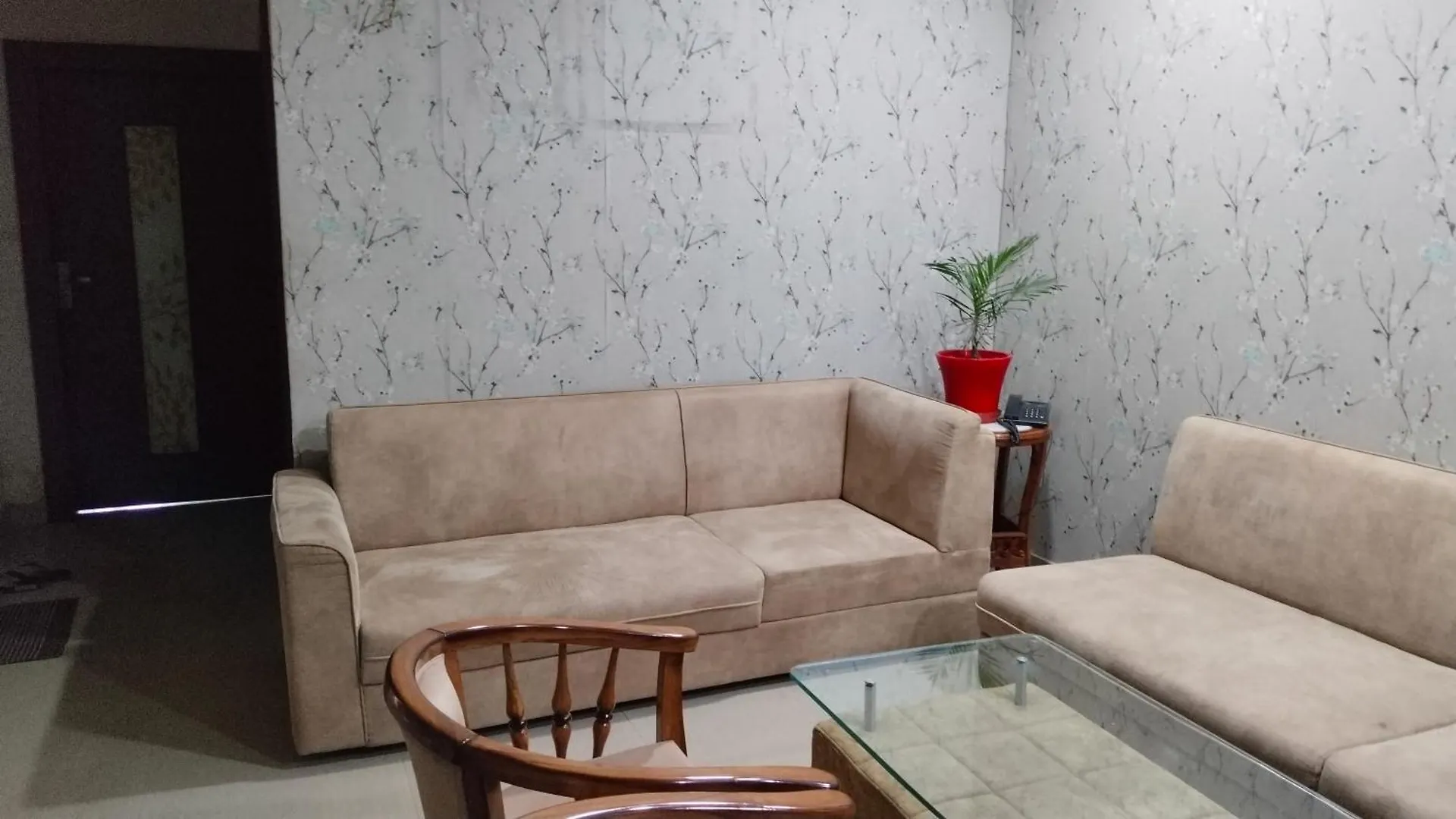 2 Bhk Hah Luxury Home Stay Varanasi Apartment